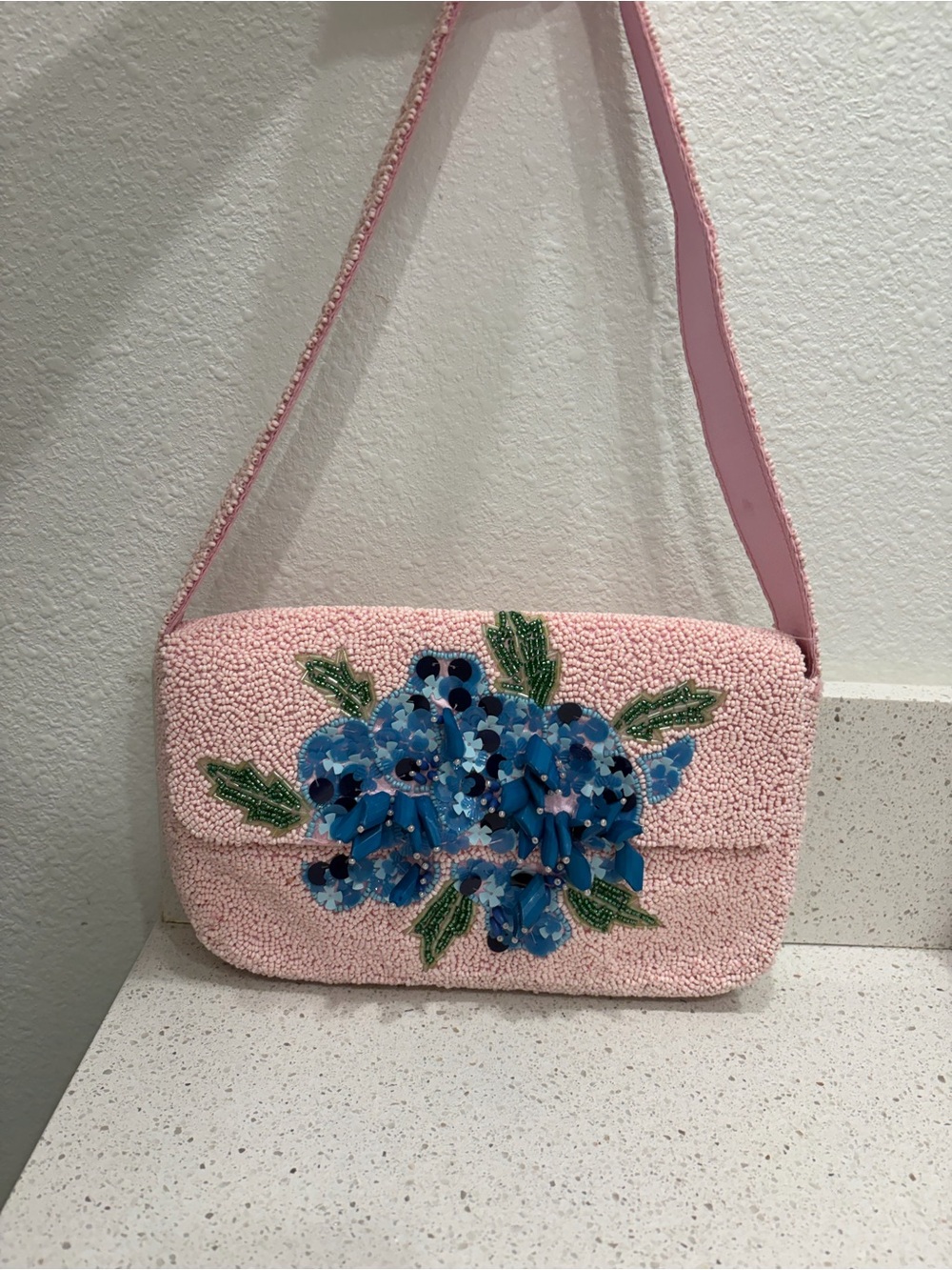 Handcrafted In India Beaded Shoulder Bag Pink W/Blue Hydrangea Floral VIRAL NEW